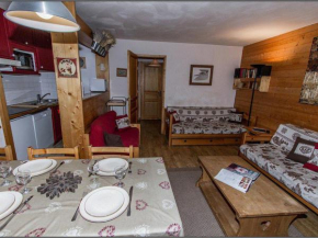 Appartement familial 75m² - 8 pers, skis aux pieds, proche Rond Point des Pistes, parking inclus - FR-1-518-104